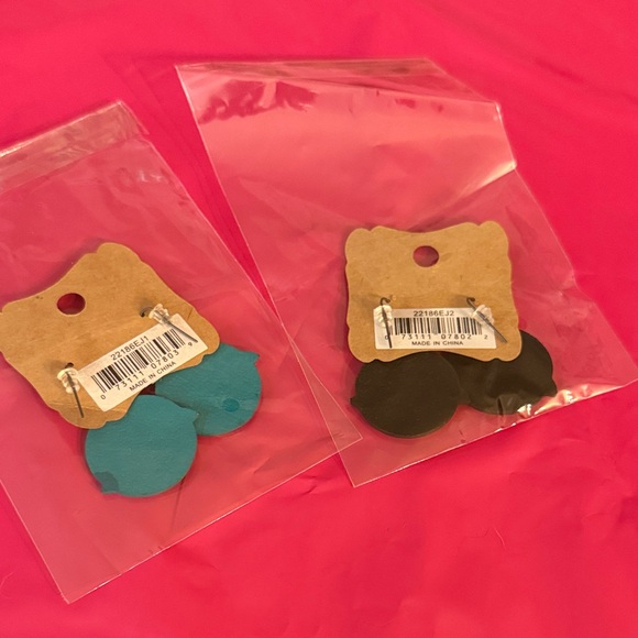 Justin Genuine Leather Earrings Set two pair. NWTS - Picture 2 of 4